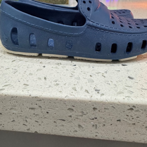 Floafers - Picture 3 of 6